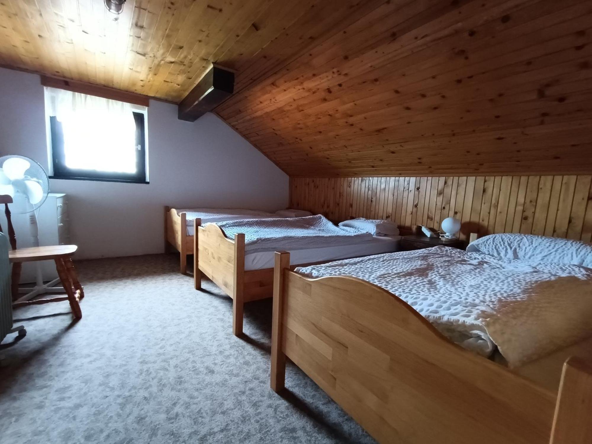 체르크니차 Tourist Farm Strle With Great Local Food 빌라 외부 사진